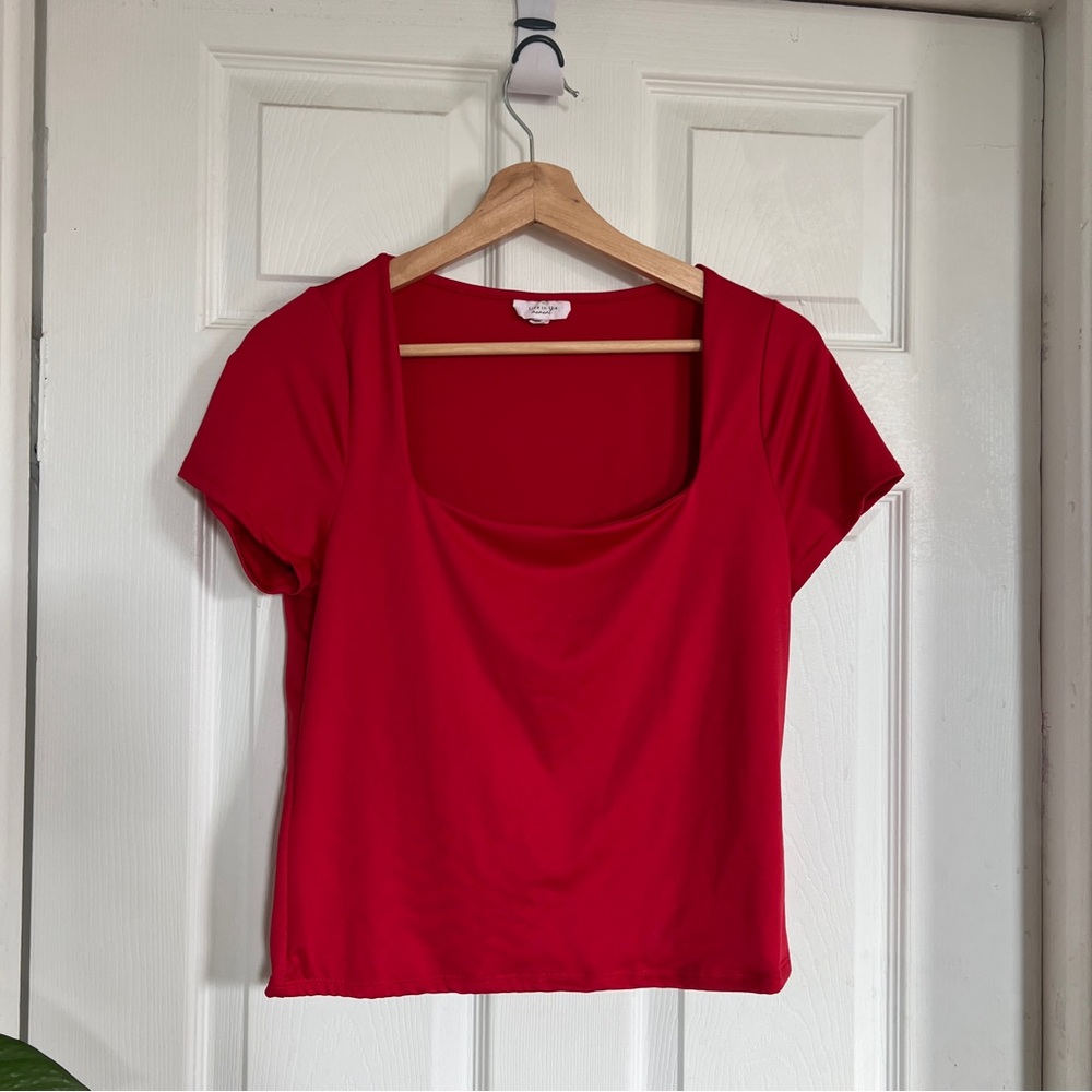 Red square neck tee
